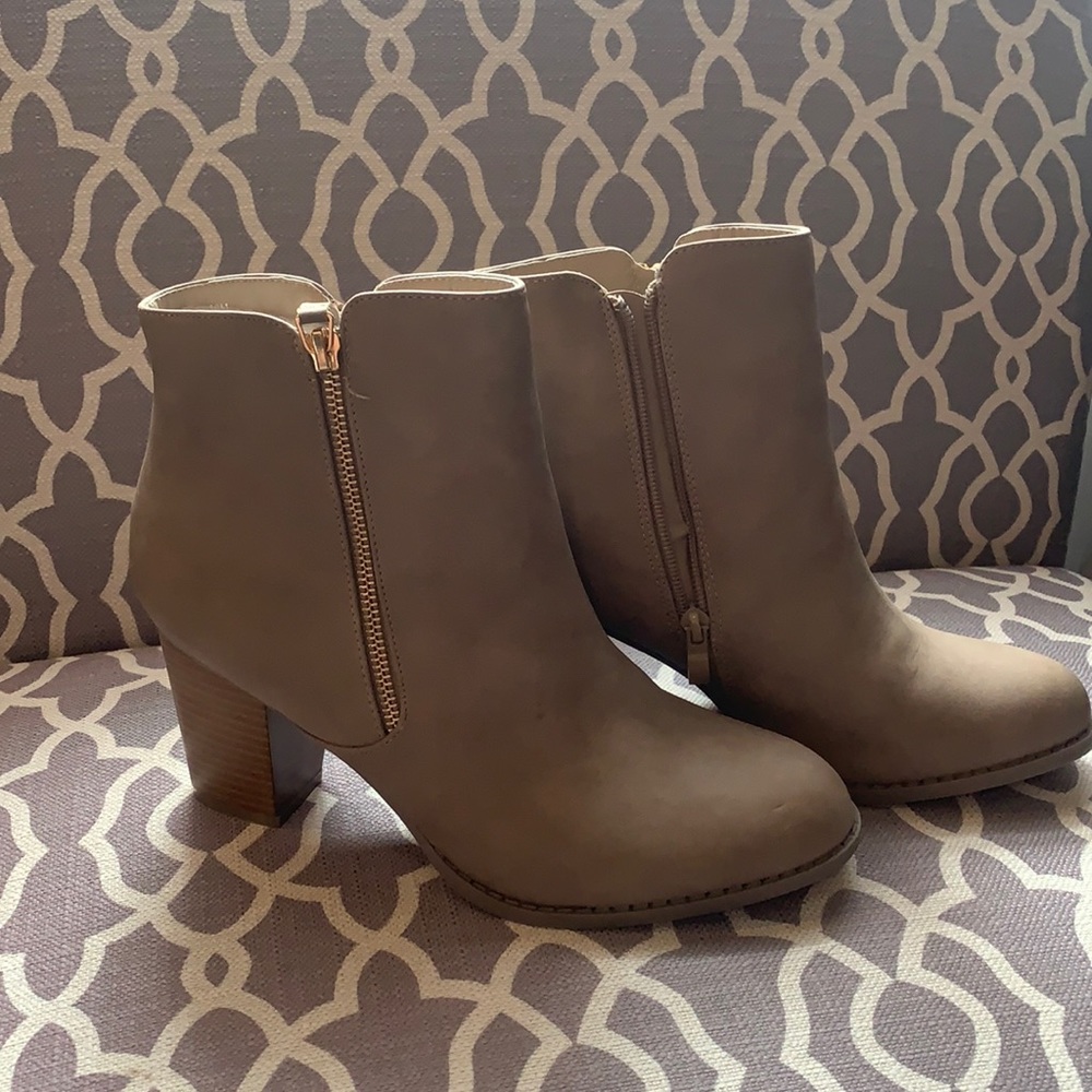 Diba Madison side zip heeled bootie